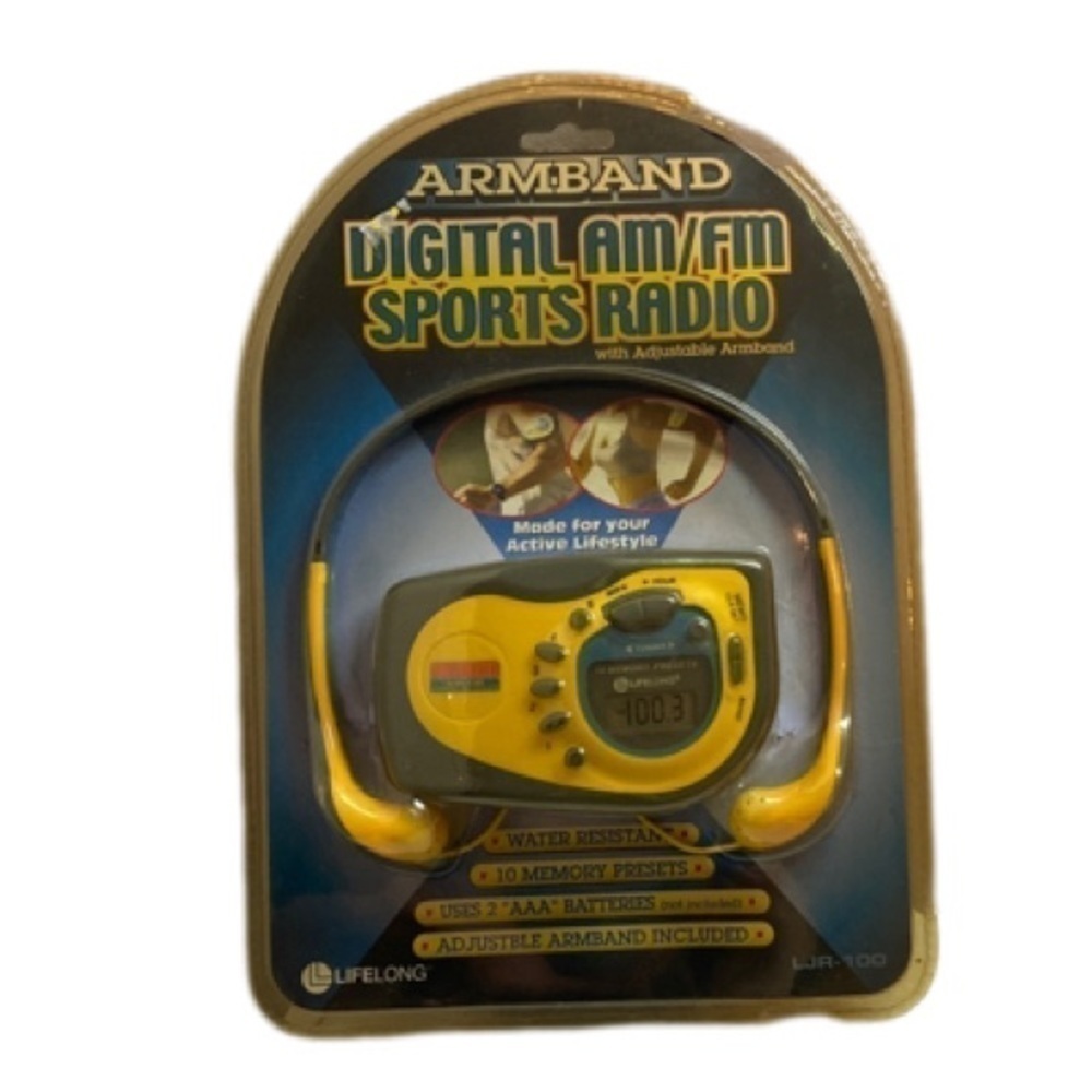 Vintage Lifelong Armband Digital AM/FM Sports Radio In Original Packaging